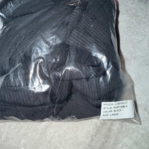 3. NEW Gigi C Krizia Jumpsuit Black Racerback Ribbed Women Size Large NWT - Picture 4 of 4